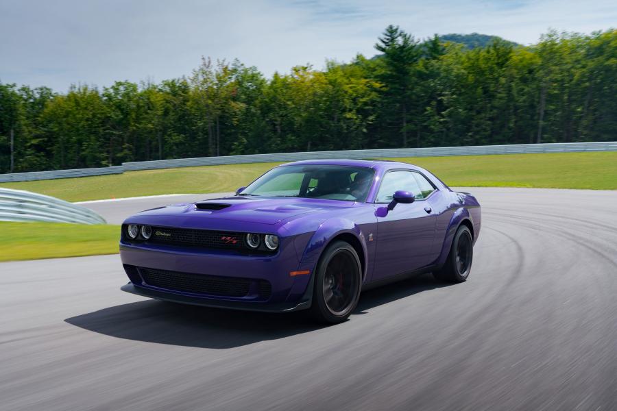  Dodge Challenger R/T Scat Pack Widebody (LC) 2018 года  (фото 23 из 48)